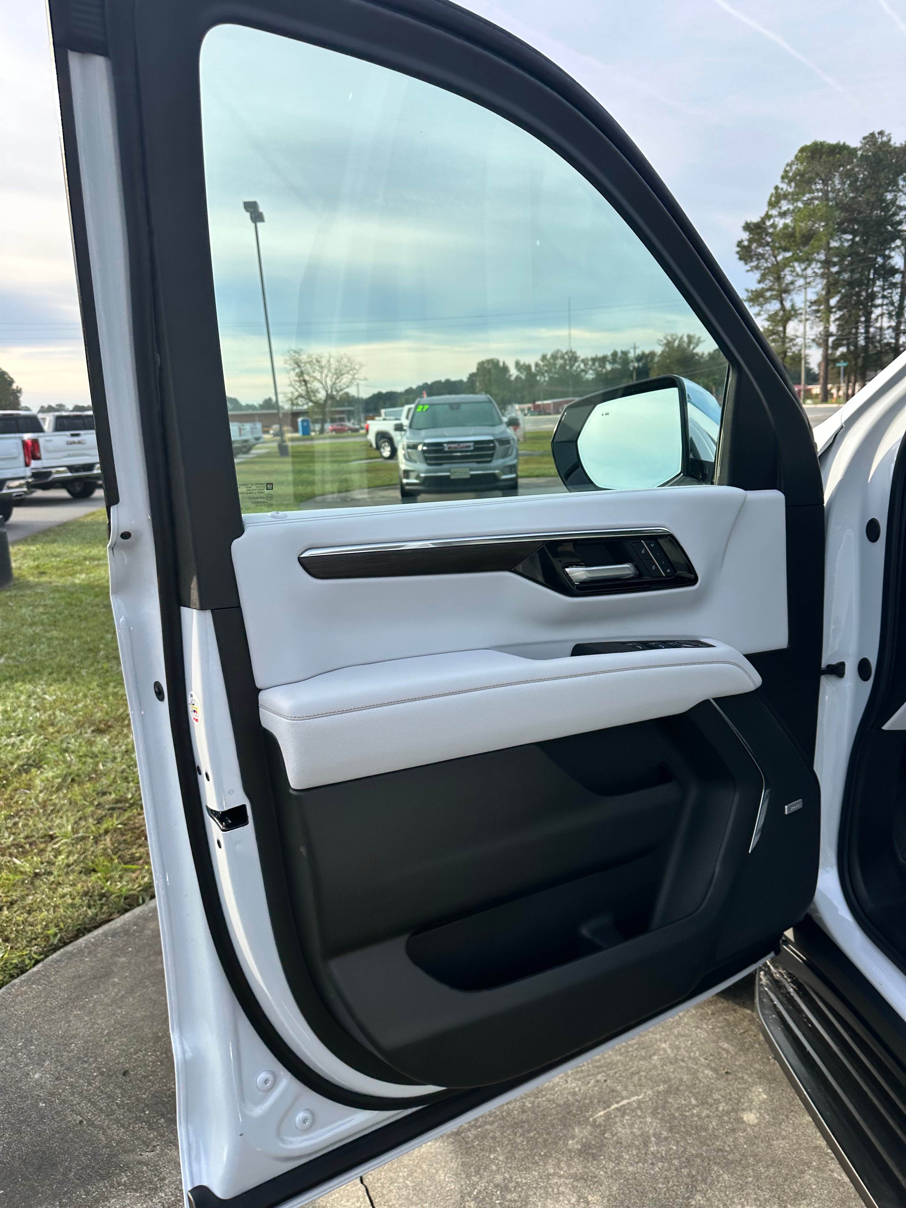 2027 Chevrolet Suburban Base