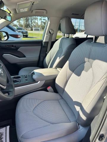 2024 Toyota Highlander Base