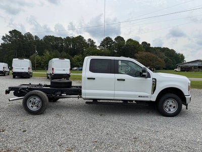 2026 Ford F-350 Super Duty XL 4x4 4dr Crew Cab 179 in. WB SRW Chassis