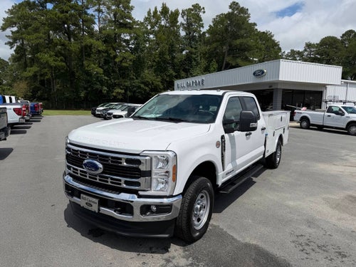 2026 Ford F-350 Super Duty XL 4x4 4dr Crew Cab 179 in. WB SRW Chassis