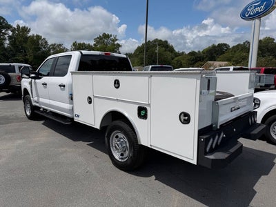 2026 Ford F-350 Super Duty XL 4x4 4dr Crew Cab 179 in. WB SRW Chassis