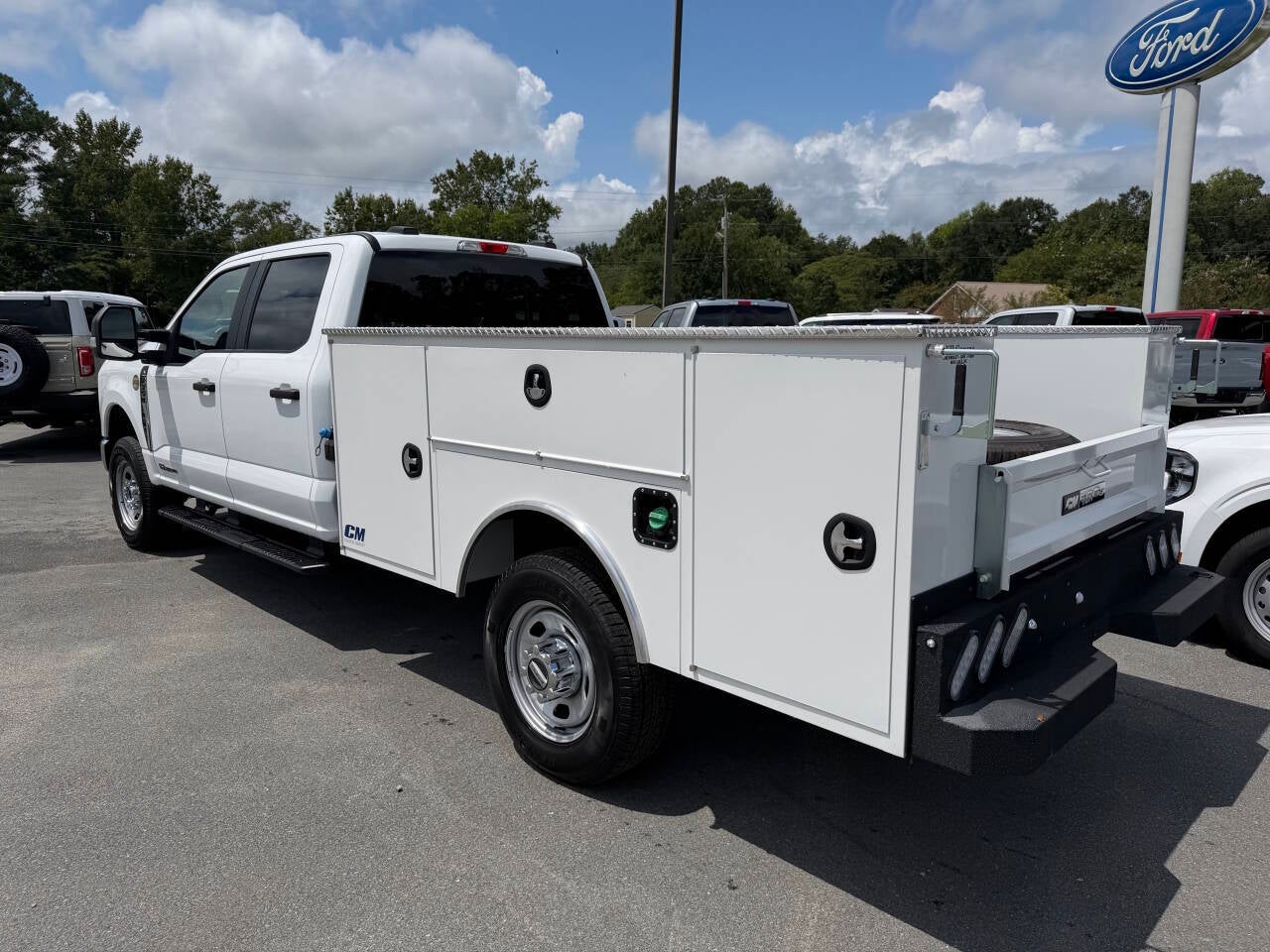 2026 Ford F-350 Super Duty XL 4x4 4dr Crew Cab 179 in. WB SRW Chassis