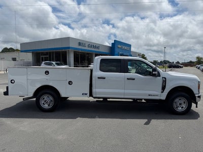 2026 Ford F-350 Super Duty XL 4x4 4dr Crew Cab 179 in. WB SRW Chassis