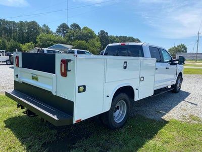 2025 Ford F-350 Super Duty 4X2 4dr Crew Cab 179.8 in. WB