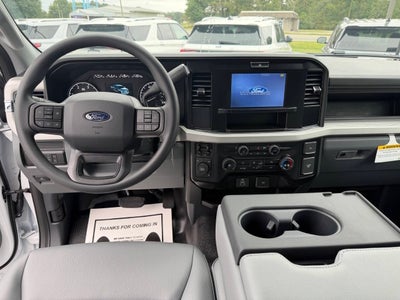 2027 Ford F-550 Super Duty 4X4 4dr Crew Cab 179.8 203.8 in. WB