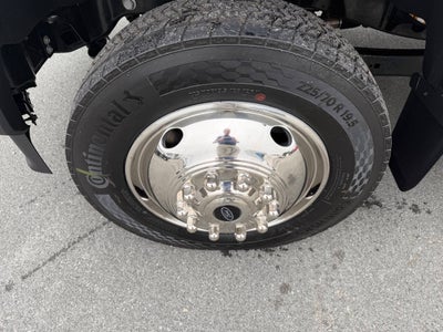 2027 Ford F-550 Super Duty 4X4 4dr Crew Cab 179.8 203.8 in. WB