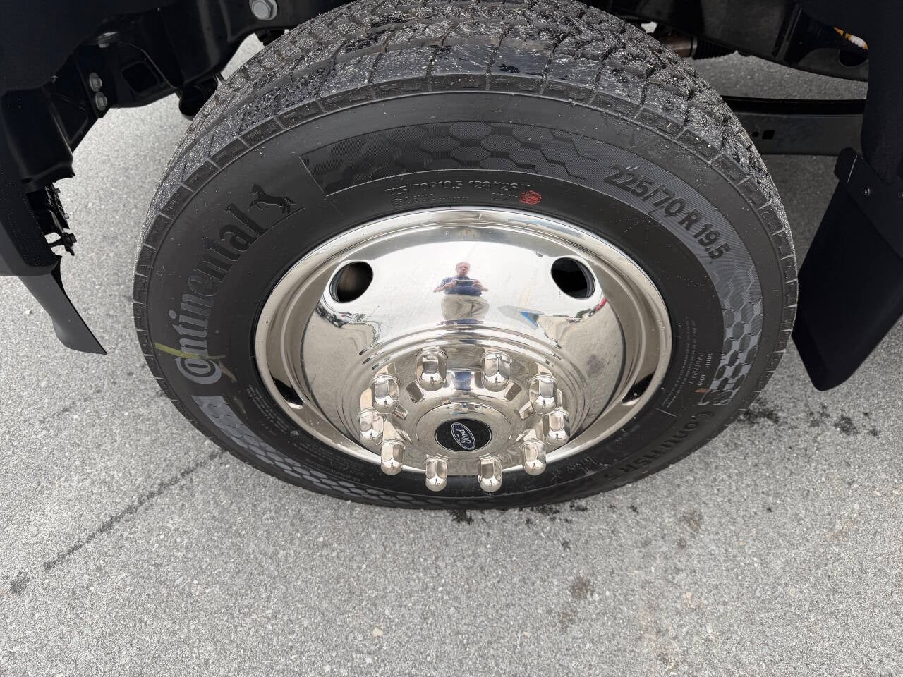 2027 Ford F-550 Super Duty 4X4 4dr Crew Cab 179.8 203.8 in. WB