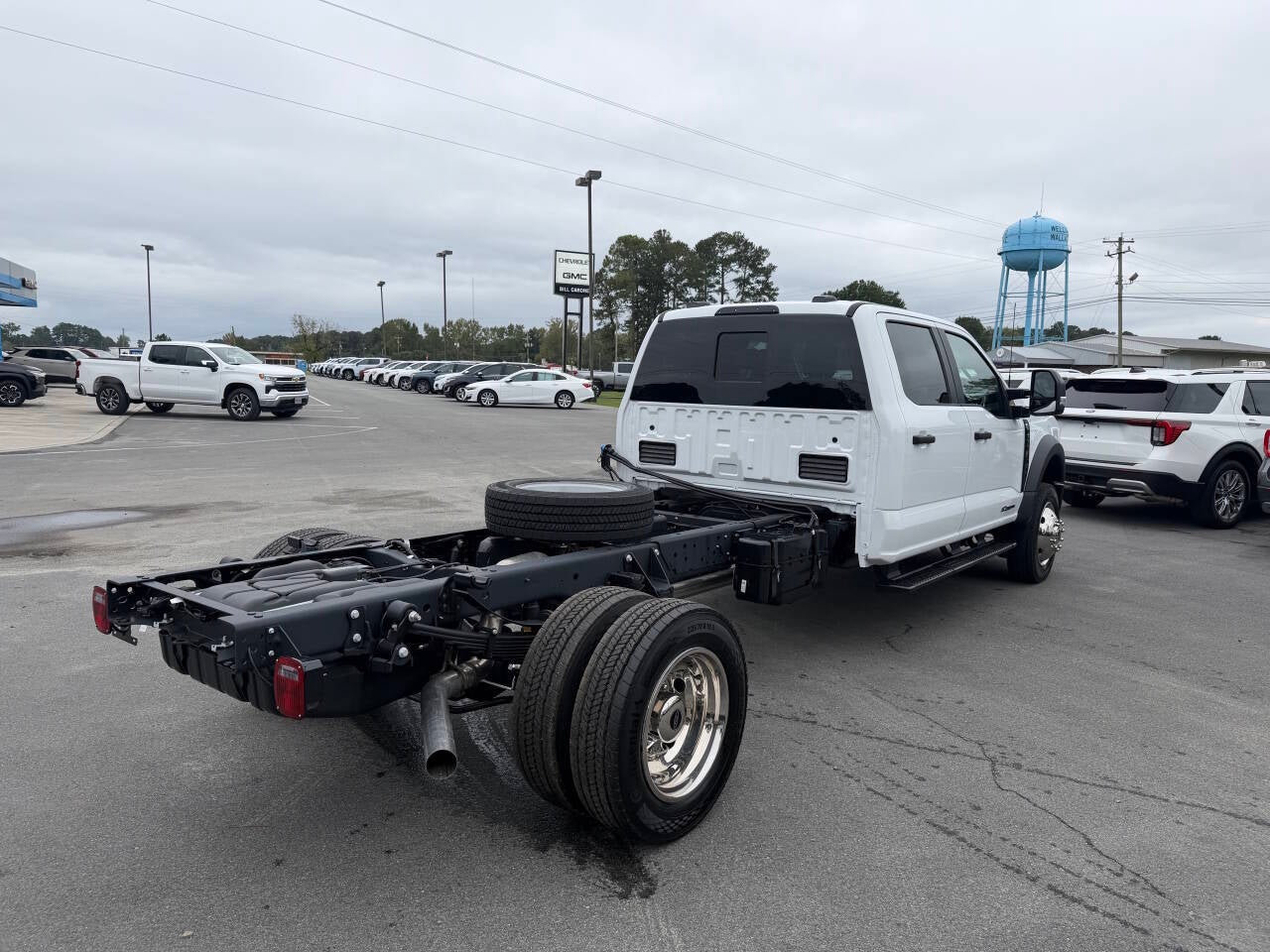 2027 Ford F-550 Super Duty 4X4 4dr Crew Cab 179.8 203.8 in. WB