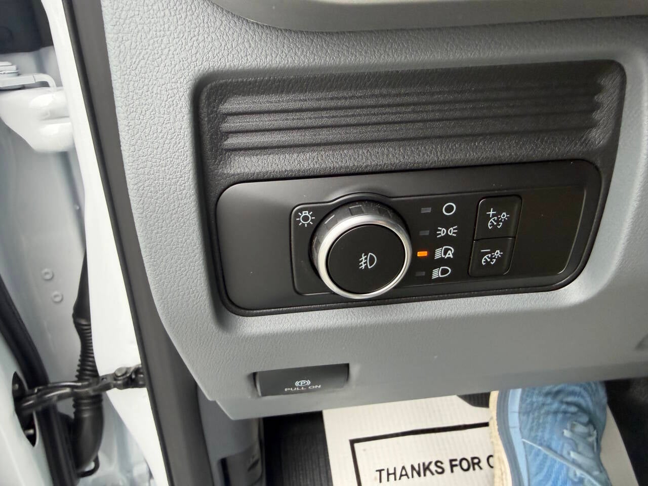 2027 Ford F-550 Super Duty 4X4 4dr Crew Cab 179.8 203.8 in. WB