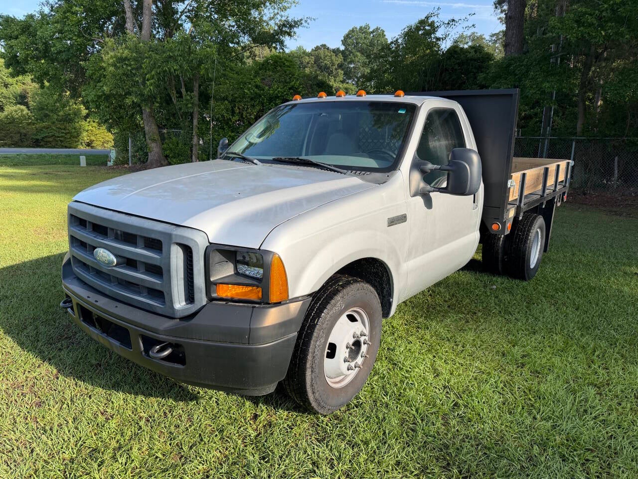 2007 Ford F-350 Super Duty 4X2 2dr Regular Cab 140.8 164.8 in. WB