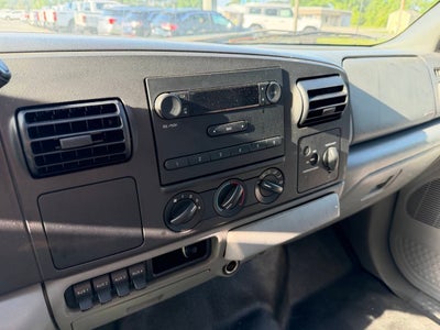 2007 Ford F-350 Super Duty 4X2 2dr Regular Cab 140.8 164.8 in. WB