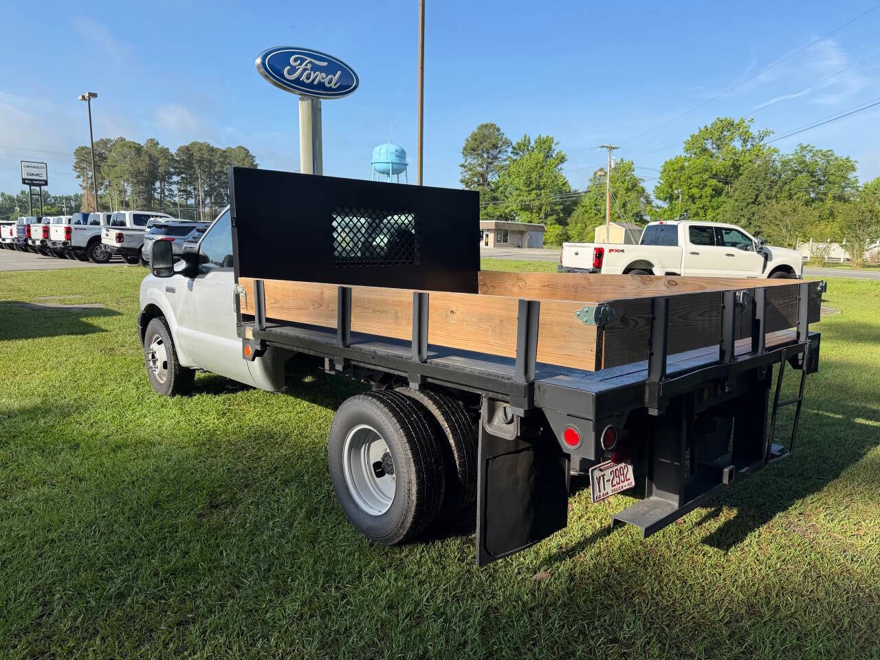 2007 Ford F-350 Super Duty 4X2 2dr Regular Cab 140.8 164.8 in. WB