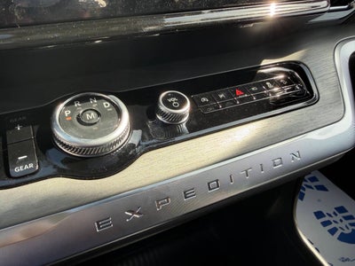 2026 Ford Expedition MAX Platinum 4x4 4dr SUV