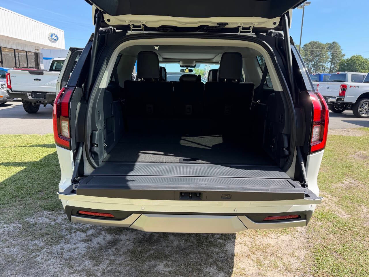 2026 Ford Expedition MAX Platinum 4x4 4dr SUV
