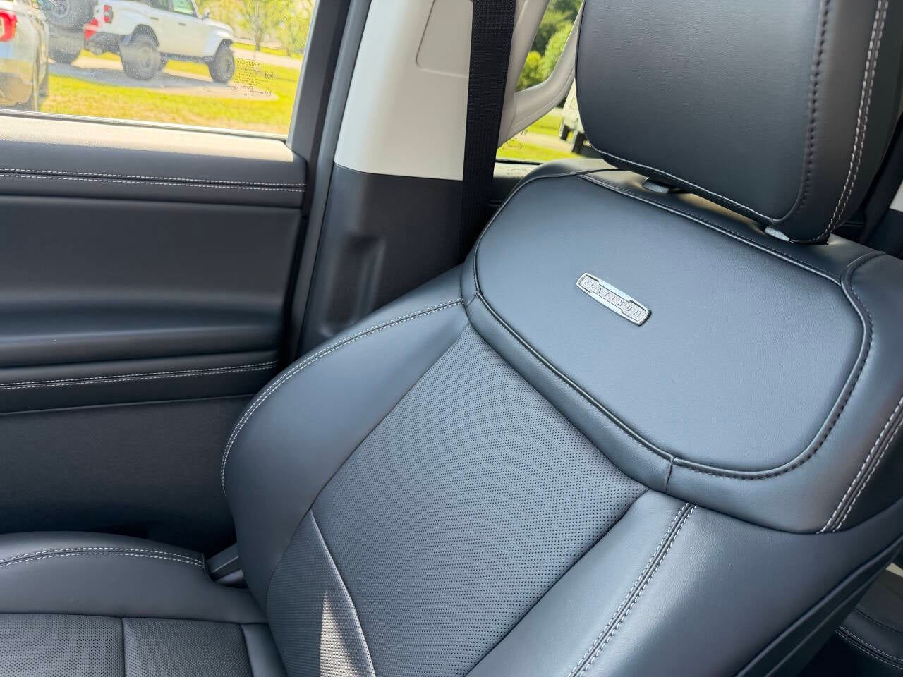 2026 Ford Expedition MAX Platinum 4x4 4dr SUV