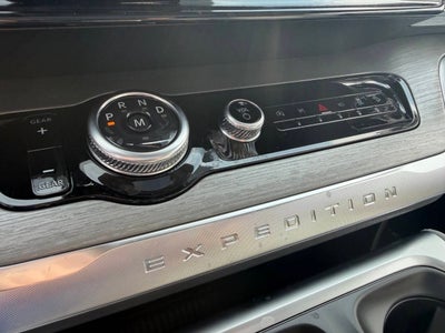 2027 Ford Expedition MAX Platinum 4x4 4dr SUV