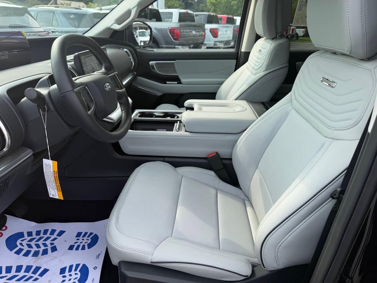 2027 Ford Expedition MAX Platinum 4x4 4dr SUV