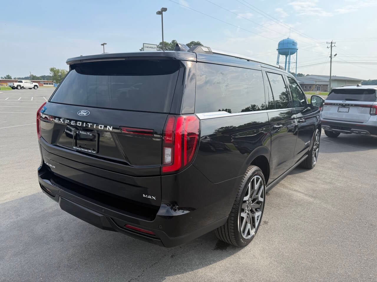 2027 Ford Expedition MAX Platinum 4x4 4dr SUV