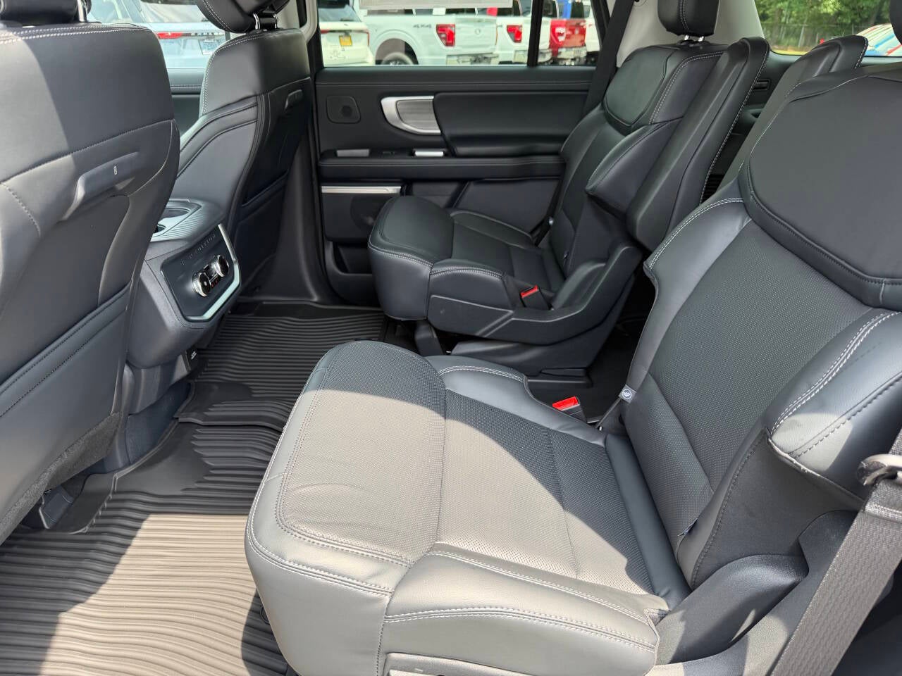 2026 Ford Expedition Platinum 4x4 4dr SUV