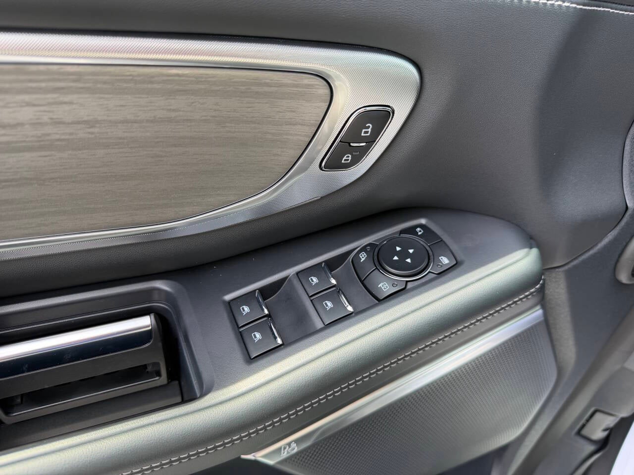 2026 Ford Expedition Platinum 4x4 4dr SUV