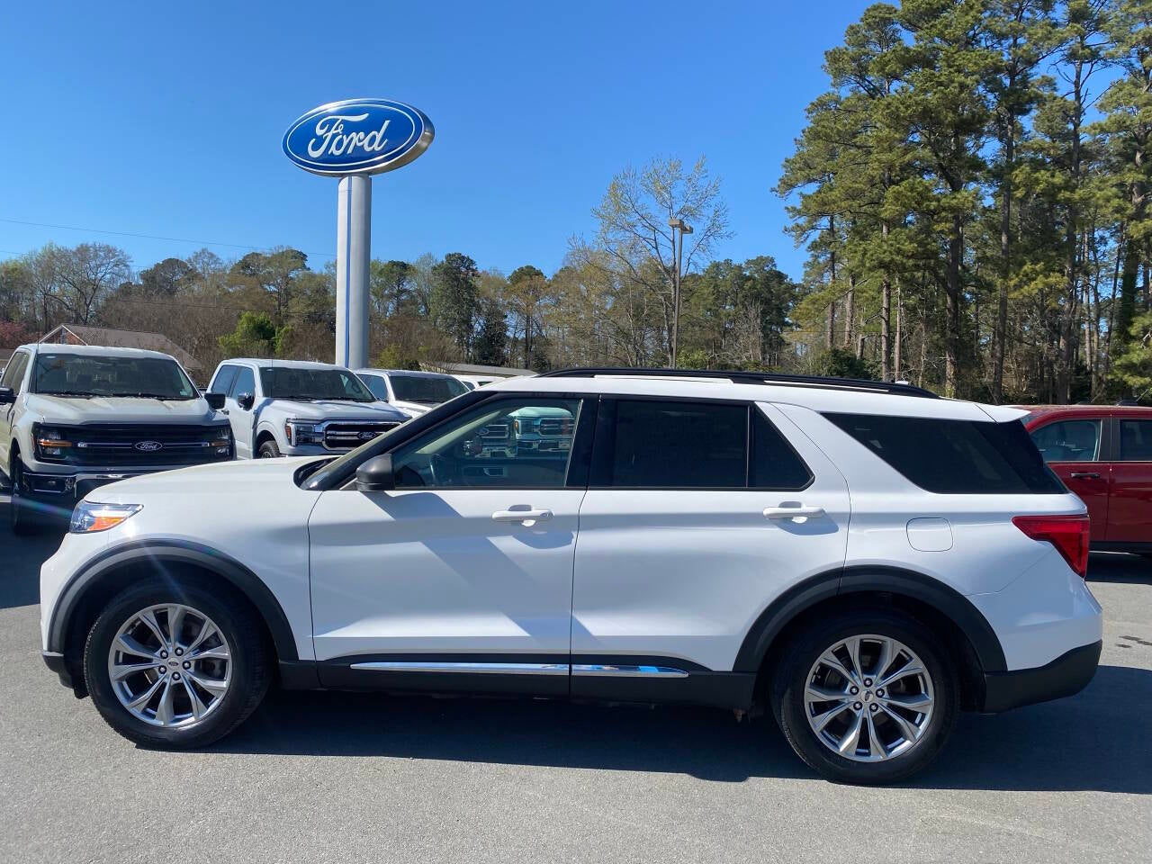 2021 Ford Explorer XLT 4dr SUV