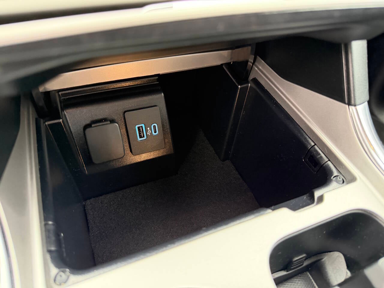2023 Ford Explorer XLT 4dr SUV