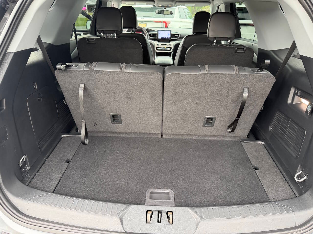 2023 Ford Explorer XLT 4dr SUV