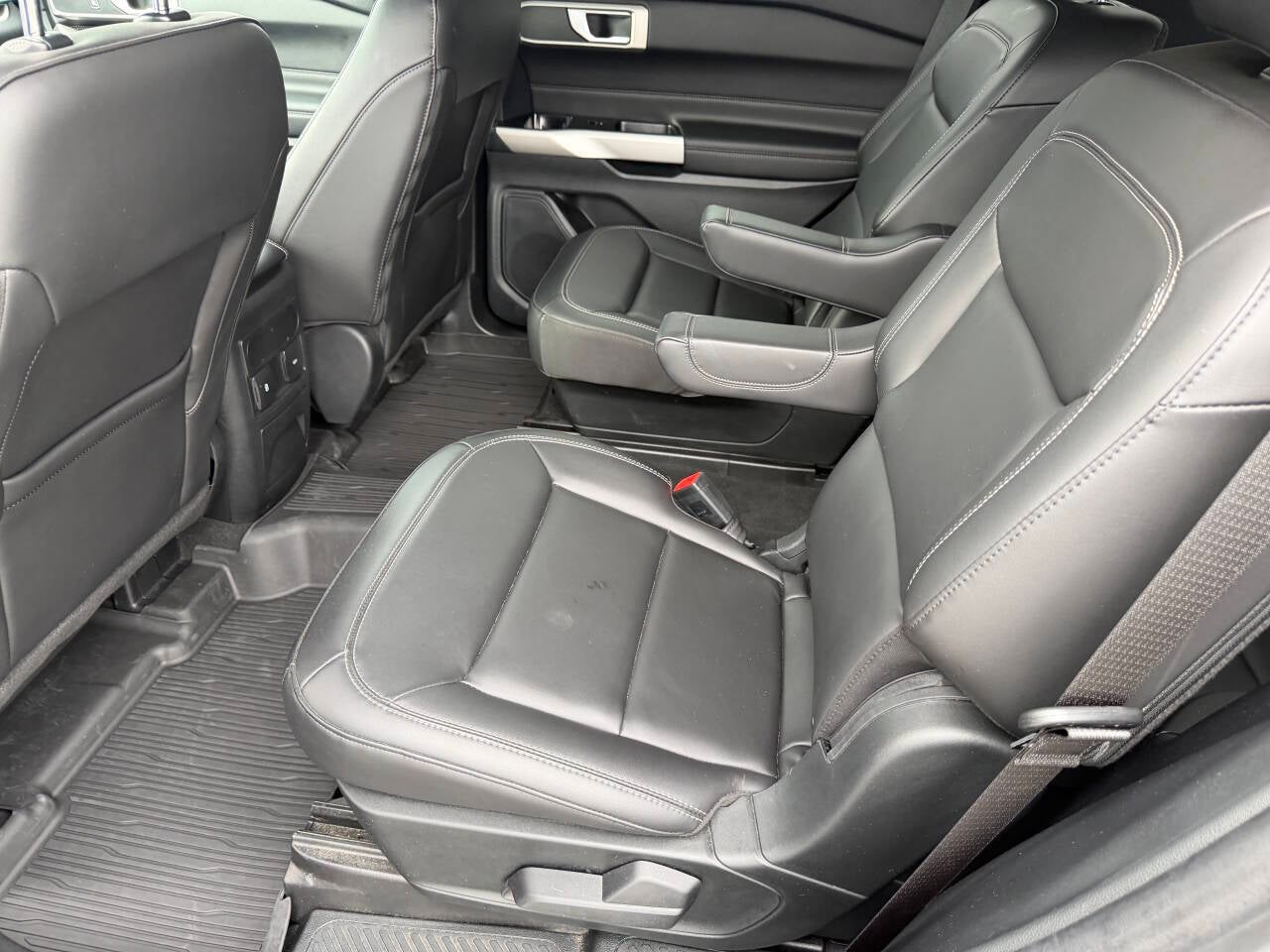 2023 Ford Explorer XLT 4dr SUV