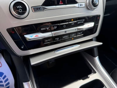 2023 Ford Explorer XLT 4dr SUV
