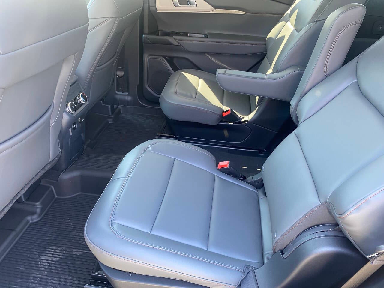 2026 Ford Explorer Active AWD 4dr SUV