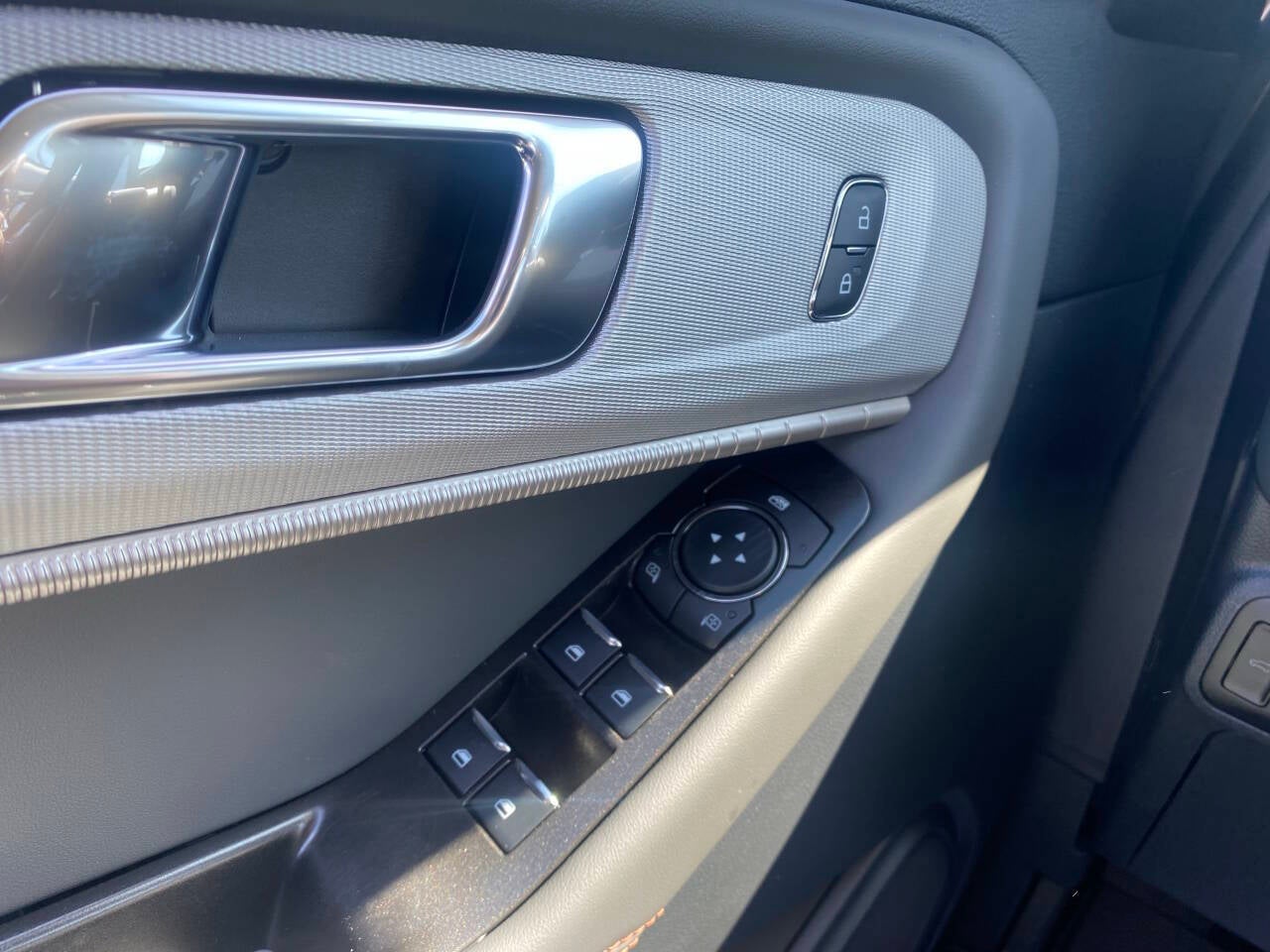 2026 Ford Explorer Active AWD 4dr SUV