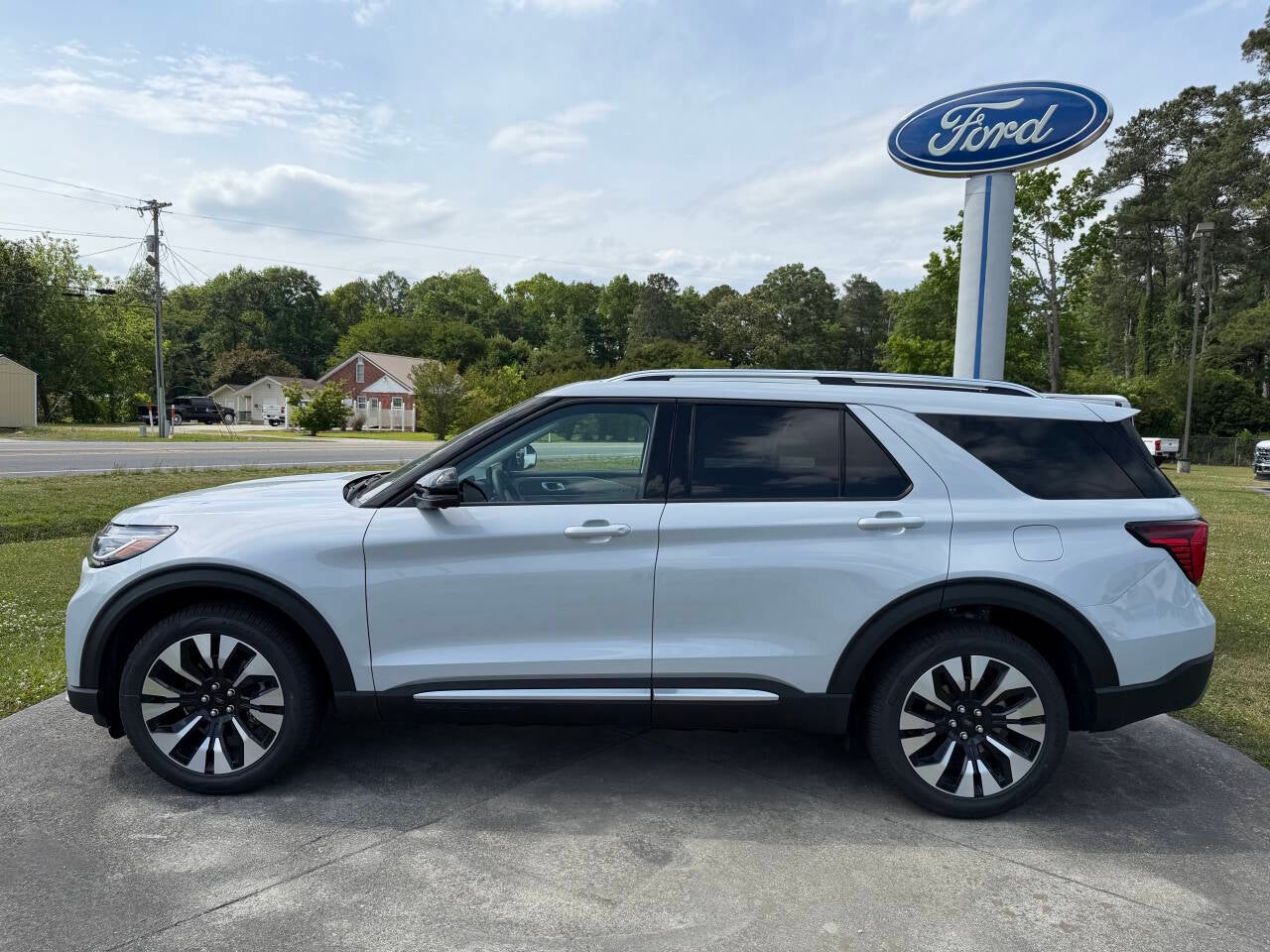 2026 Ford Explorer Platinum AWD 4dr SUV