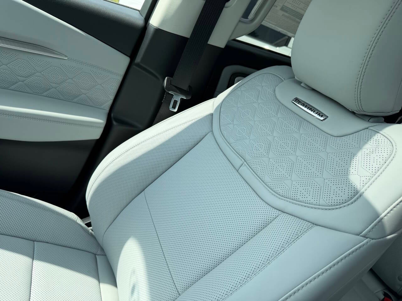 2026 Ford Explorer Platinum AWD 4dr SUV