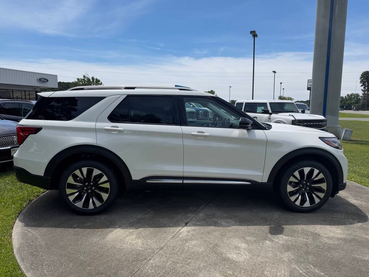 2026 Ford Explorer Platinum AWD 4dr SUV