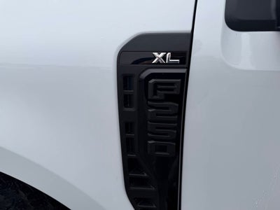 2027 Ford F-250 Super Duty XL 4x4 4dr Crew Cab 6.8 ft. SB Pickup
