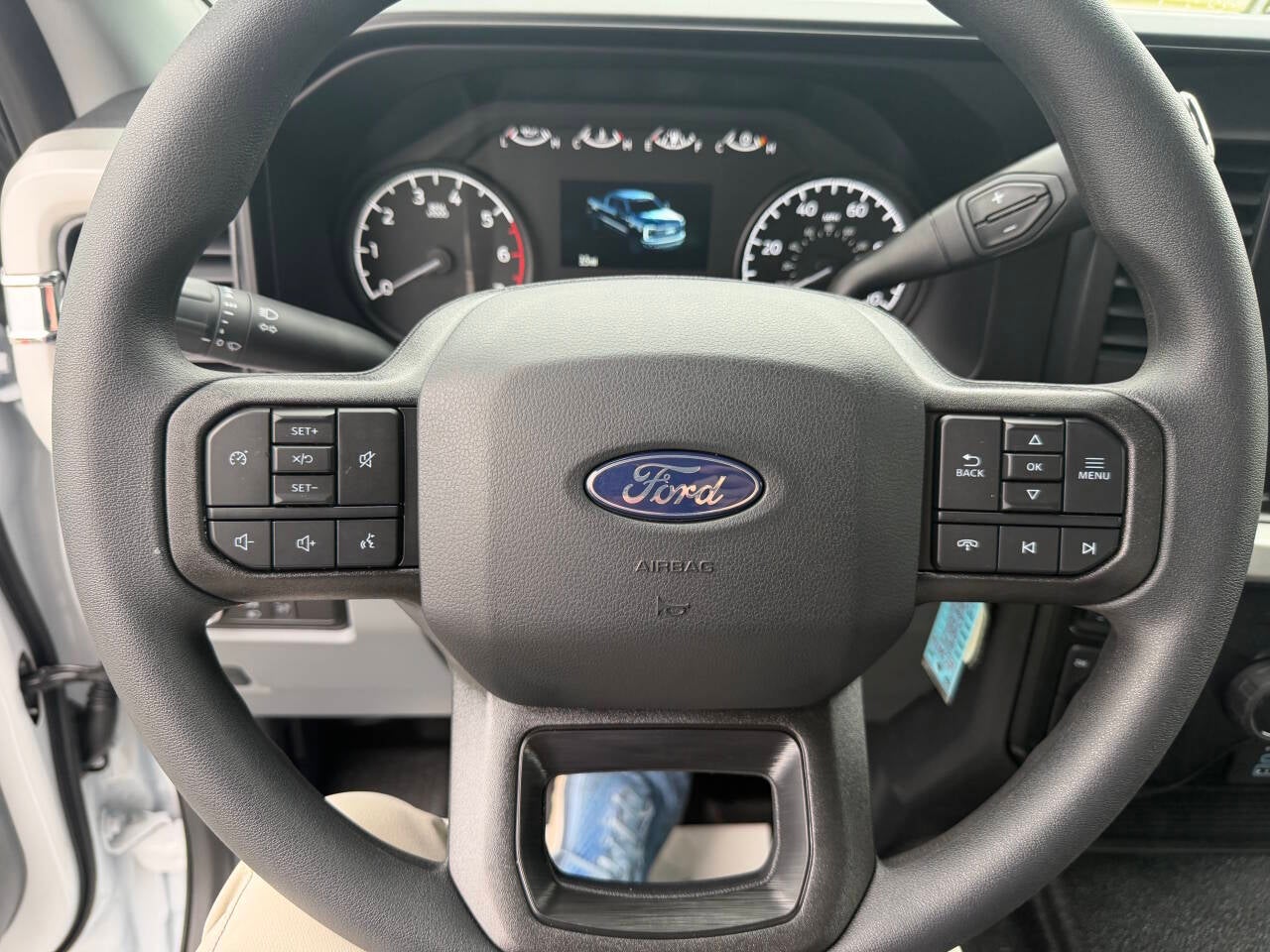 2027 Ford F-250 Super Duty XL 4x4 4dr Crew Cab 6.8 ft. SB Pickup