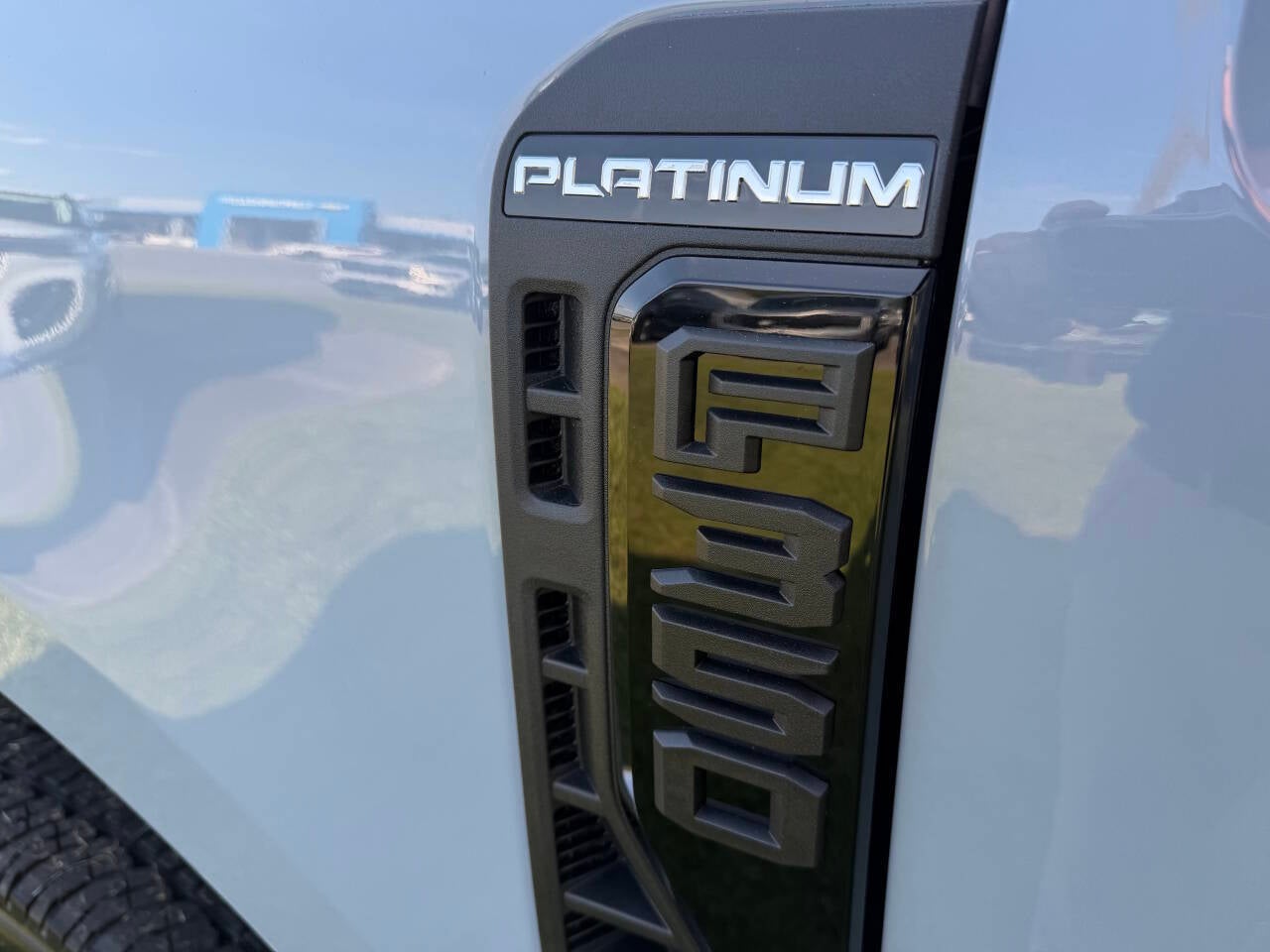 2026 Ford F-350 Super Duty Platinum 4x4 4dr Crew Cab 8 ft. LB DRW Pickup