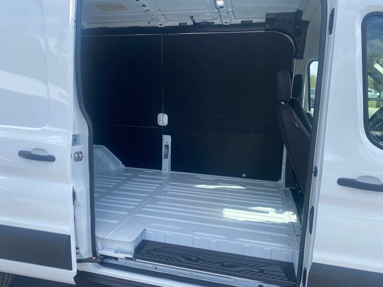 2026 Ford Transit 250 3dr LWB Medium Roof Cargo Van