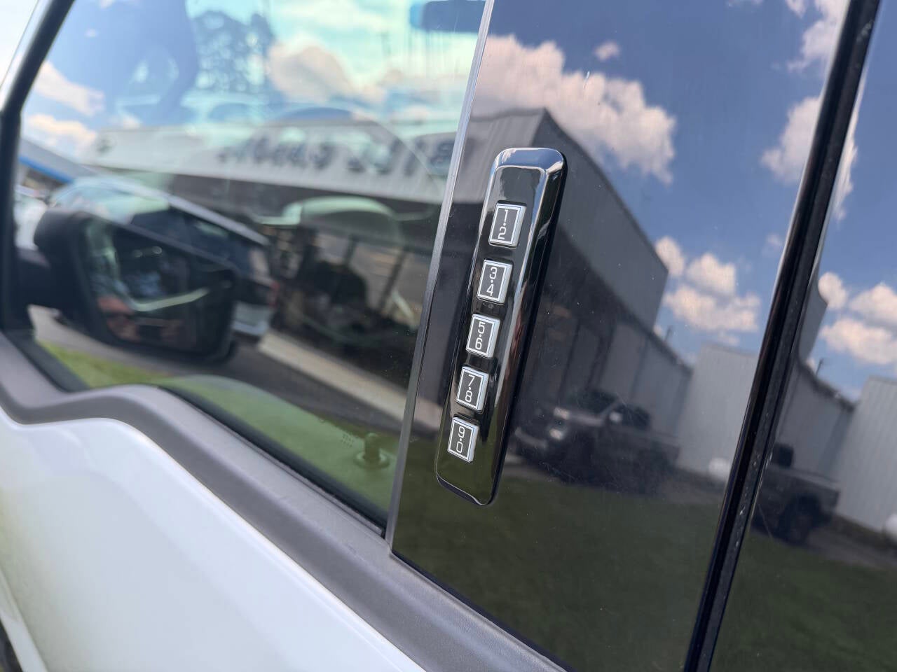 2023 Ford F-150 XLT 4x4 4dr SuperCrew 5.5 ft. SB