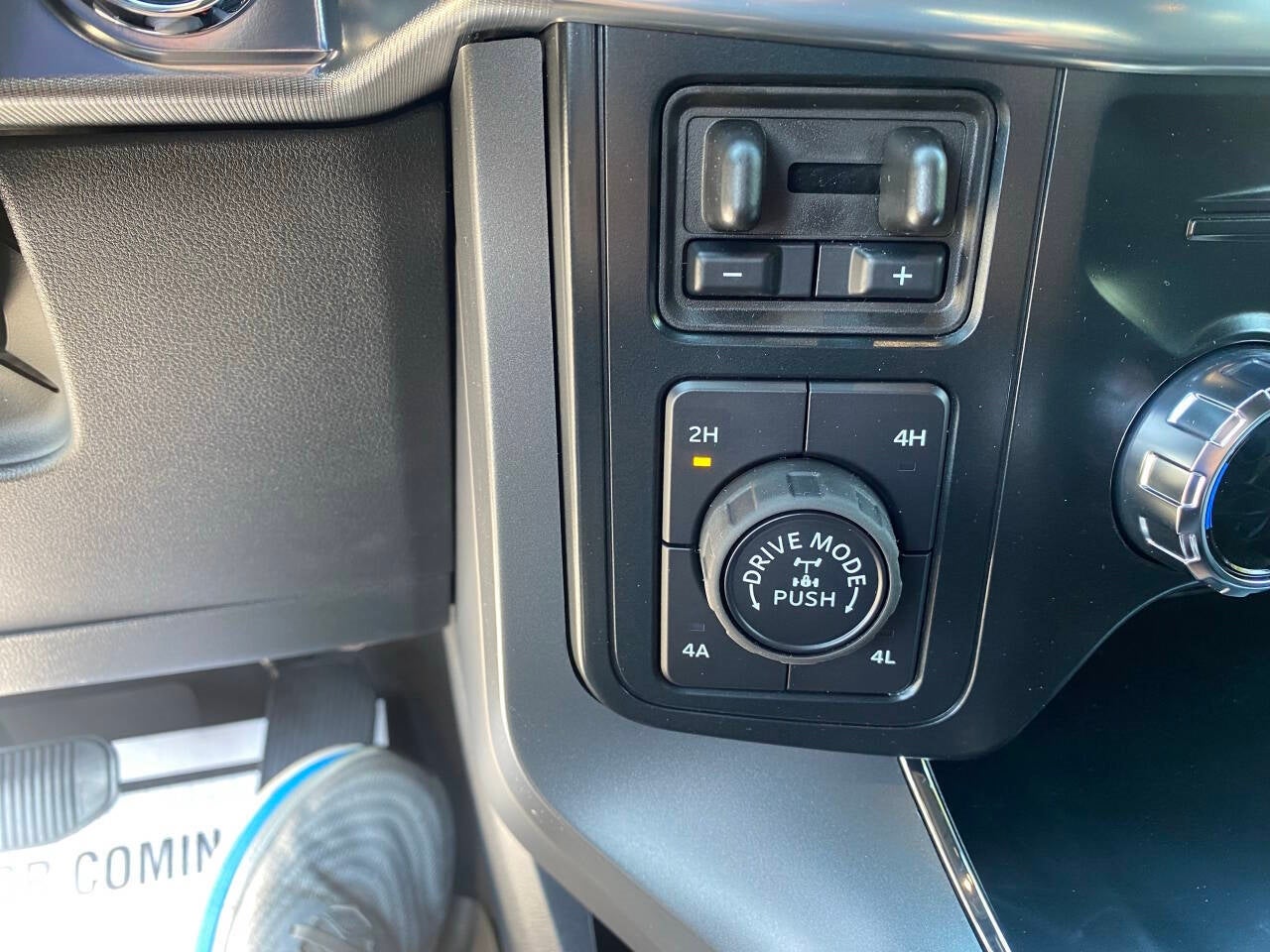 2025 Ford F-150 Lariat 4x4 4dr SuperCrew 5.5 ft. SB