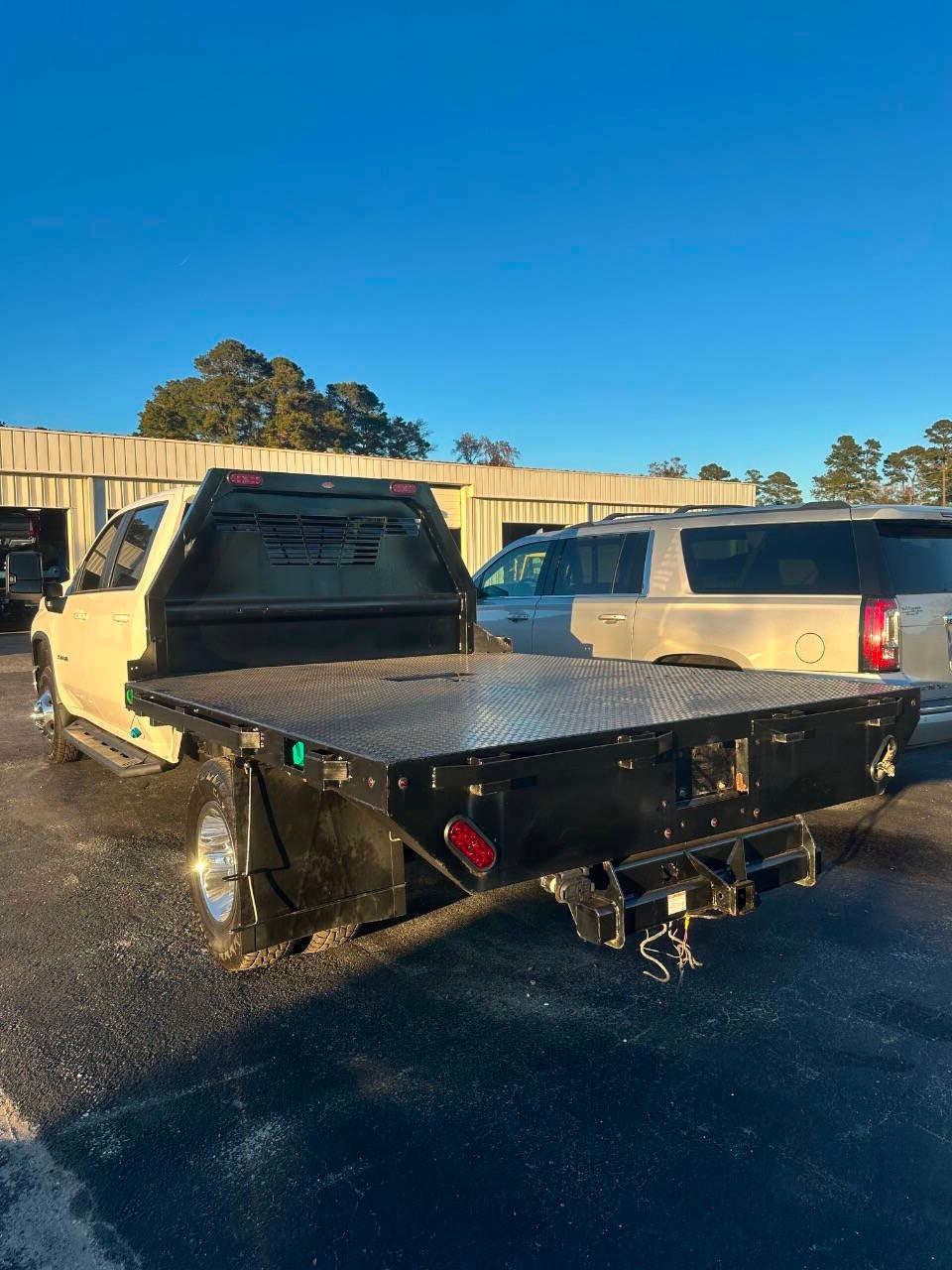 2024 Chevrolet Silverado 3500HD CC LT 4x4 4dr Crew Cab Chassis