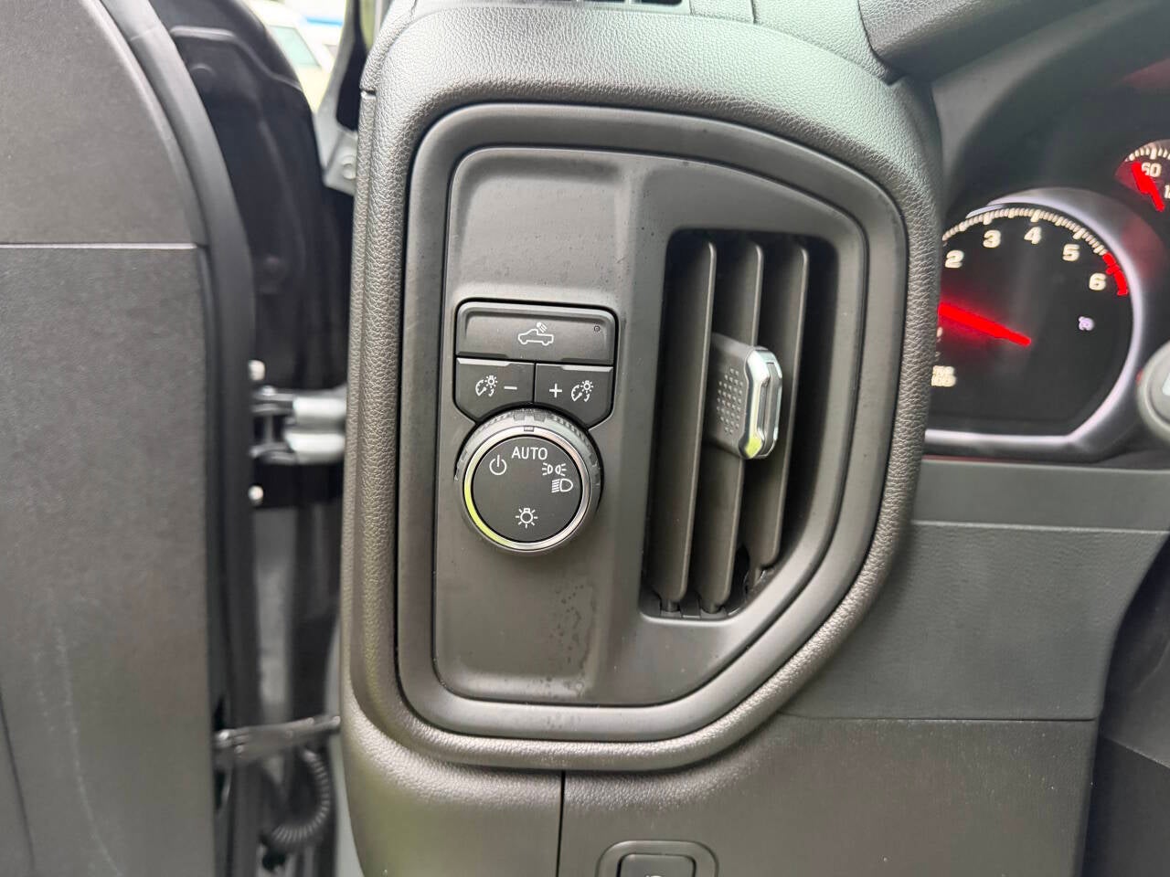 2024 Chevrolet Silverado 1500 Custom 4x2 4dr Crew Cab 5.8 ft. SB