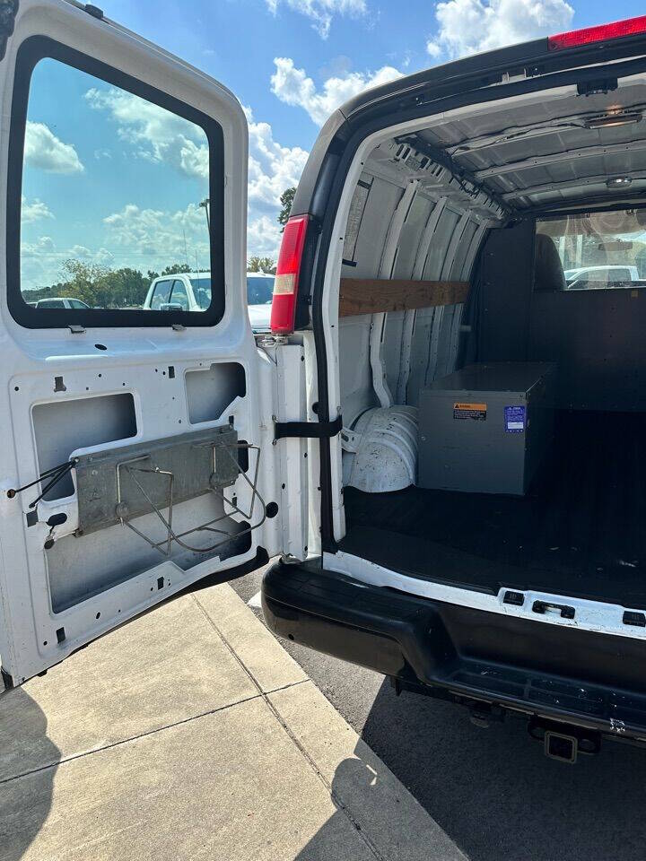 2011 Chevrolet Express 2500 3dr Cargo Van w/ 1WT