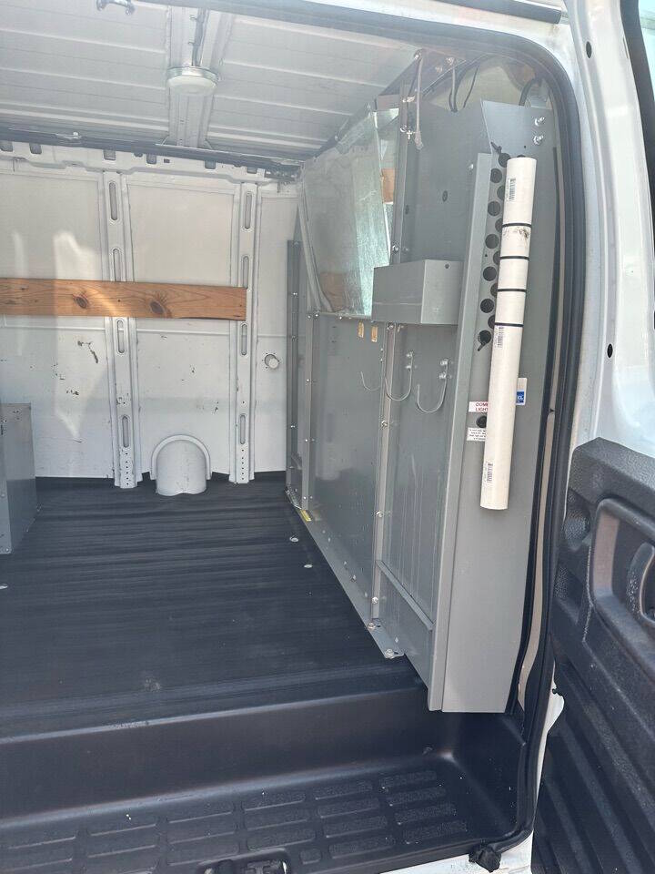2011 Chevrolet Express 2500 3dr Cargo Van w/ 1WT