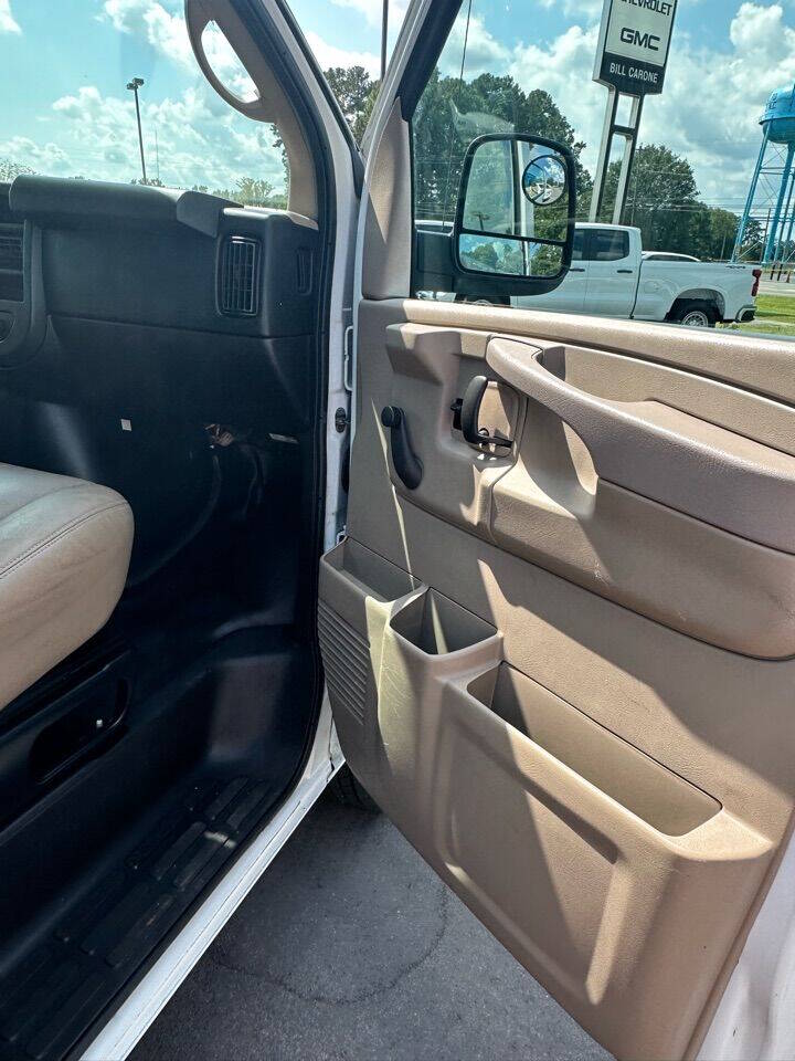 2011 Chevrolet Express 2500 3dr Cargo Van w/ 1WT