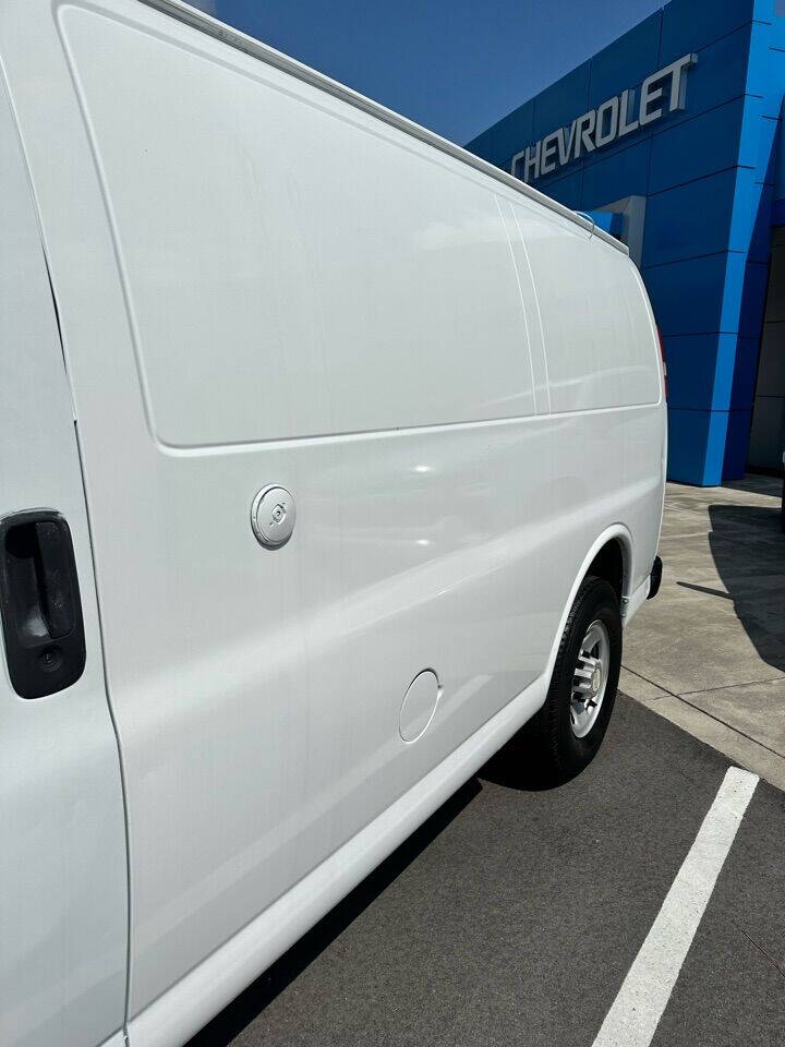 2011 Chevrolet Express 2500 3dr Cargo Van w/ 1WT