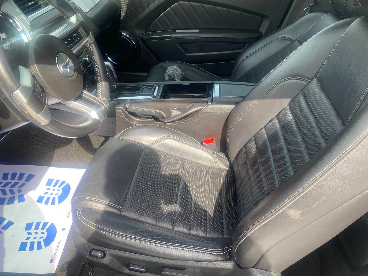 2014 Ford Mustang V6 Premium 2dr Fastback