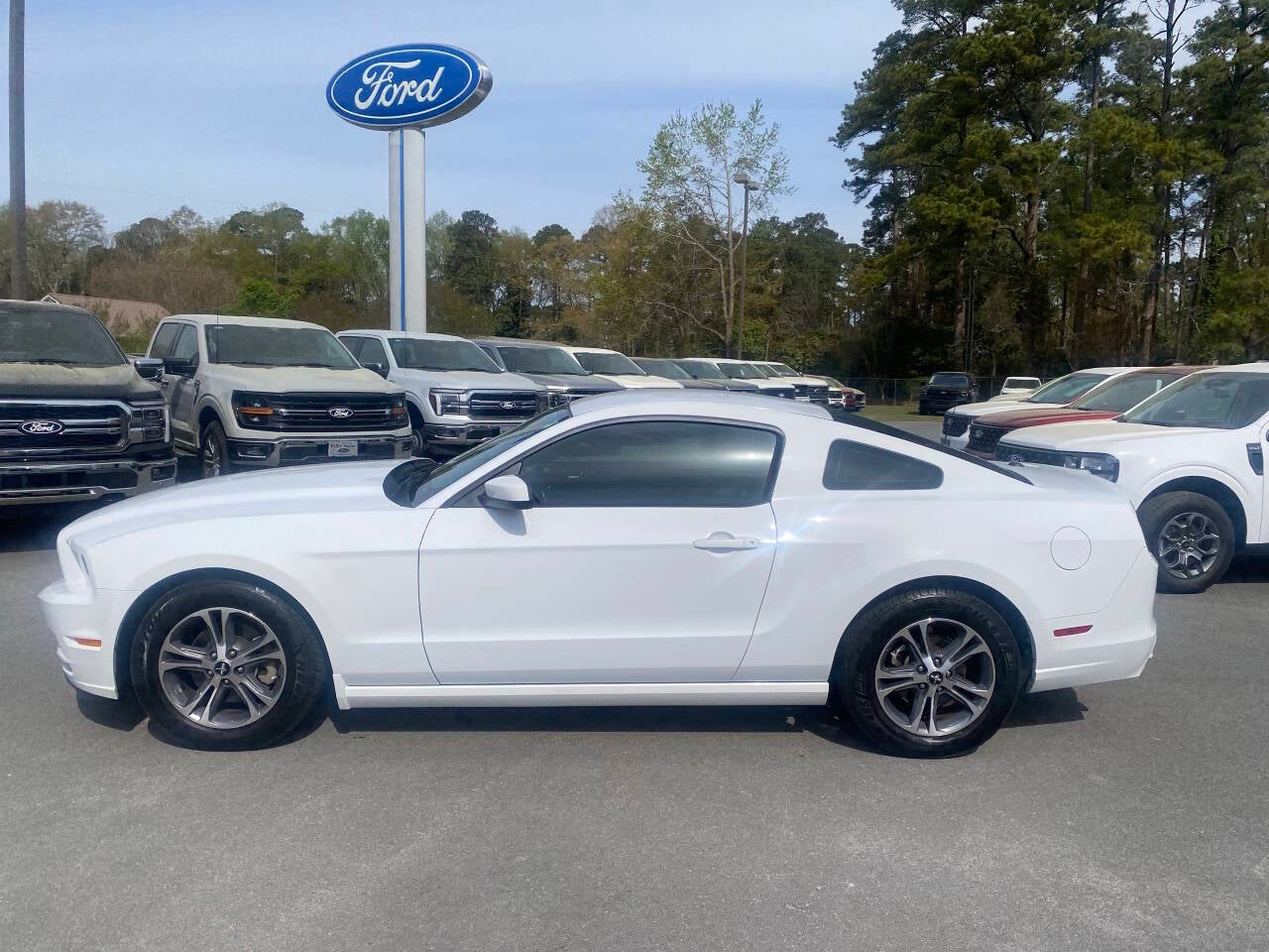 2014 Ford Mustang V6 Premium 2dr Fastback