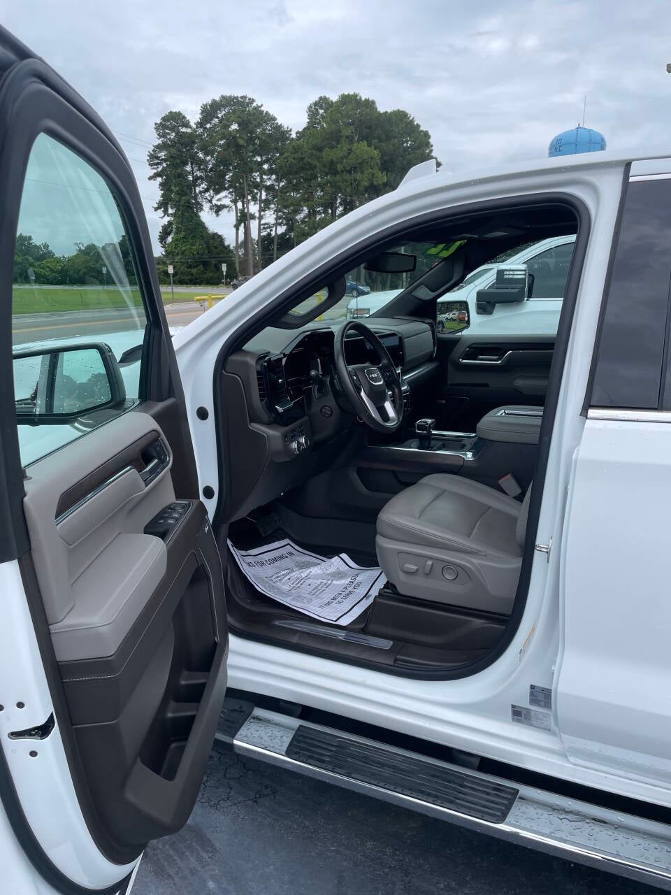 2022 GMC Sierra 1500 SLT 4x4 4dr Crew Cab 5.8 ft. SB